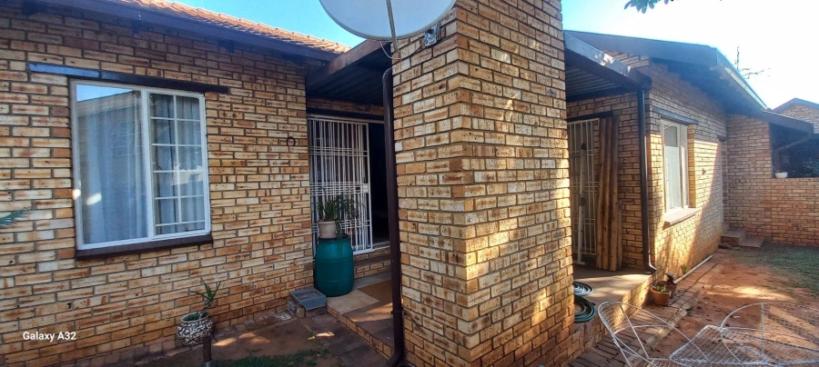 3 Bedroom Property for Sale in Safari Gardens North West